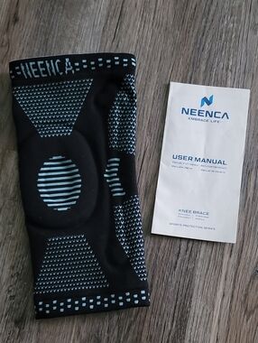 Men’s Black & Light Blue Knee Brace Compression Sleeve Size M